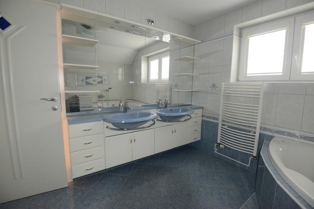 Family Villa Блед Экстерьер фото