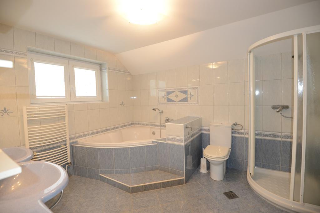 Family Villa Блед Экстерьер фото